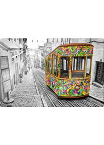 Wall-Art Glasbild »Tram in Lissabon«, Menschen