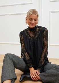 Bluse mit Spitze in schwarz, Grösse 38, bonprix