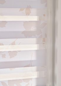 Doppelrollo mit Blumen Druck in weiss | 130x45 cm | bonprix