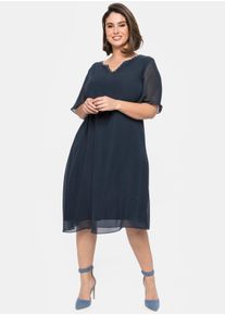 sheego Witt Damen Chiffonkleid mit Schmucksteinen am Ausschnitt, nachtblau, Größe 50, 100% Polyester