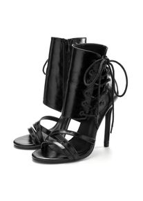 LASCANA Belle Affaire , High-Heel-Sandalette »Sandalette mit raffinierter Schnürung,« verführerischer Sommerschuh mit Schnürung, offener Schuh,...