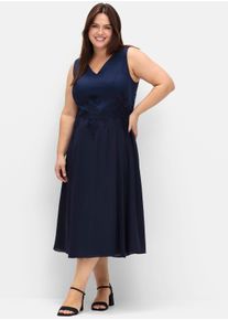 sheego Witt Damen Cocktailkleid mit floraler Spitze, marine, Gr&ouml;&szlig;e 48, 97% Baumwolle, 3% Elasthan. Unterteil: 100% Polyester