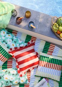 Housse de coussin ray&eacute;e &agrave; volants en rouge40x40 cm, bonprix